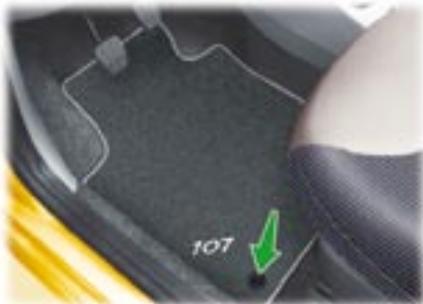 PEUGEOT 107 - Pour démarrer à partir d'une autre batterie : - 5