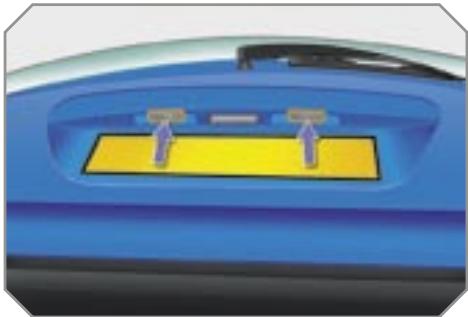 PEUGEOT 207 - Changement des feux des plaques minéralogiques (W 5 W) - 2