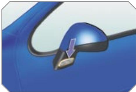 PEUGEOT 207 - Changement des répétiteurs latéraux de clignotant intégré - 1
