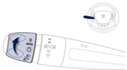 PEUGEOT 208 - Allumage automatique des feux - 1