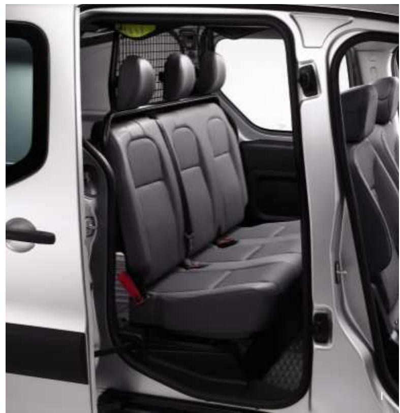 PEUGEOT PARTNER - Personnes à bord avec la version cabine approfondie - 1