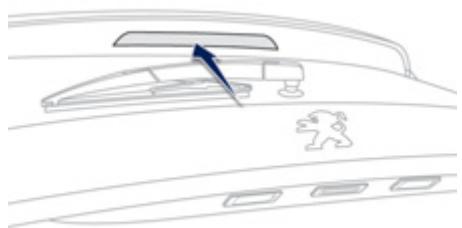 PEUGEOT 2008 - Changement des feux de stop et des indicateurs de direction - 1