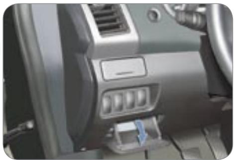 PEUGEOT 4007 - Rangement fermé - 1