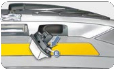 PEUGEOT 4007 - Changement des yeux de plaque minéralogique - 2