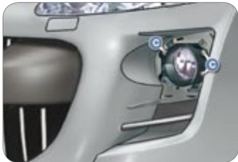 PEUGEOT 4007 - Changement des projecteurs antibrouillard (5) - 2