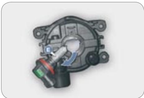 PEUGEOT 4007 - Changement des projecteurs antibrouillard (5) - 4