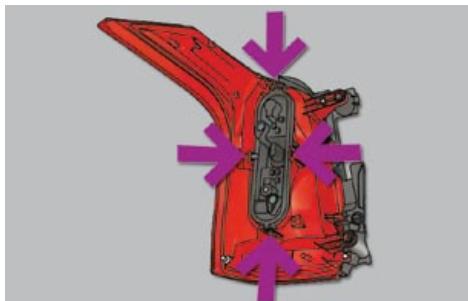 PEUGEOT 5008 - Changement des feux des stop et indicateurs - 2