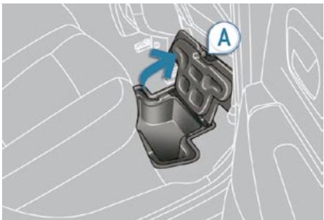 PEUGEOT 5008 - Les rangements sous-pieds arrière - 1