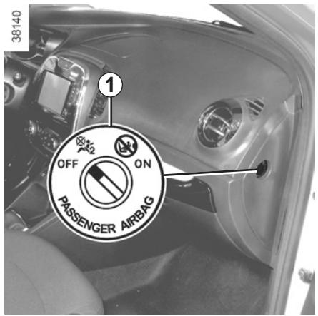 RENAULT CAPTUR - Sécurité enfants : installation du siège infant (4/4) - 2