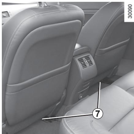 RENAULT LATITUDE - Éclairages de plancher avant 6 - 1