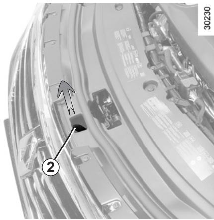 RENAULT LATITUDE - Ouverture du capot - 2