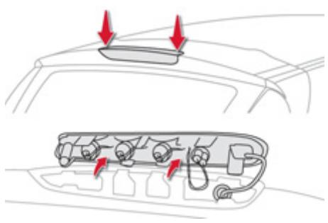 CITROEN C-ZERO - Changement des feux de recul - 2