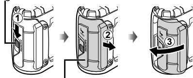 OLYMPUS STYLUS TG-TRACKER - Insertion et retrait de la batterie et de la carte - 1