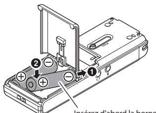 OLYMPUS WS-853 - Insertion de la pile - 3