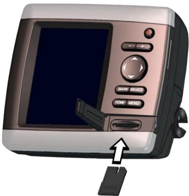 GARMIN GPSMAP 521/521S - Insertion et retrait des cartes SD - 1