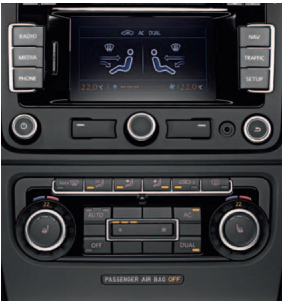 VOLKSWAGEN GOLF - Climatisation et multimédia - 5