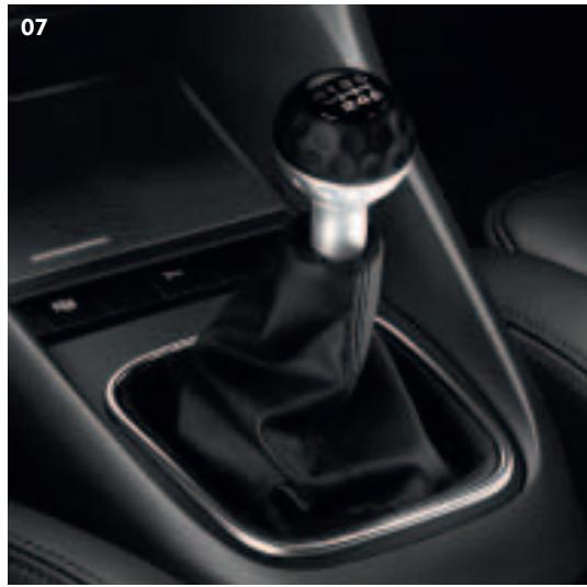 VOLKSWAGEN GOLF - Sport et Design. - 8