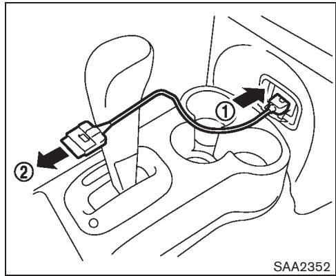 NISSAN CUBE - Éjection de CD (CD EJECT) : - 1