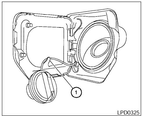 NISSAN FRONTIER - BOUCHON DU RÉSERVOIR DE CARBURANT - 1