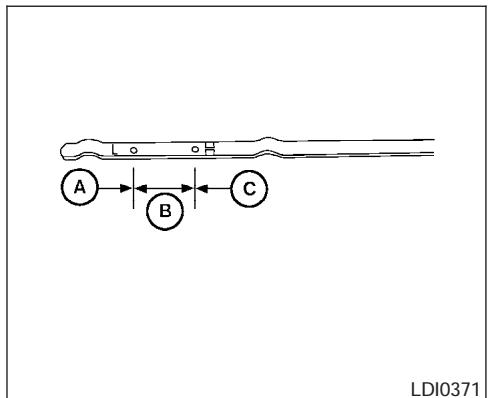 NISSAN FRONTIER - VERIFICATION DU NIVEAU D'HUILMOTEUR - 2