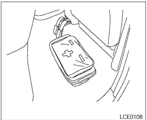 NISSAN FRONTIER - TROUSSE DE PREMIERS SOINS (selon l'équipement du vehicule) - 1