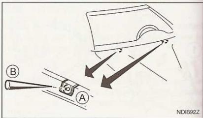 NISSAN QASHQAI - Reemplacement de l'essuie-glace de lunette de HAYON - 1