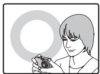 FUJIFILM FINEPIX AV200 - Comment tenir l'appareil photo - 1