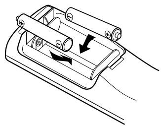 DENON AVR-1604 - Insertion des piles - 2