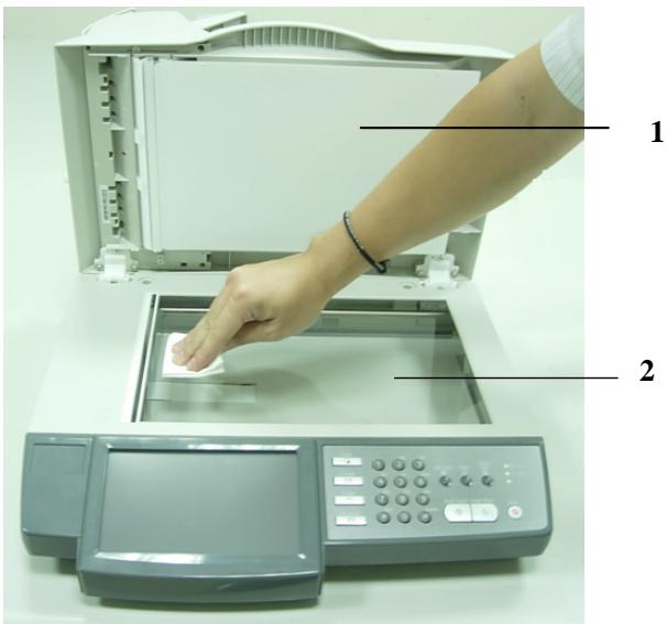 RICOH AFICIO MP C2051 - Pour nettoyer la vitre, - 1