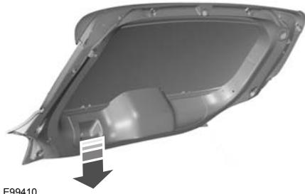 FORD KUGA - Ouverture du couvercle supérieur du coffre à bagages avec la télécommande - 1