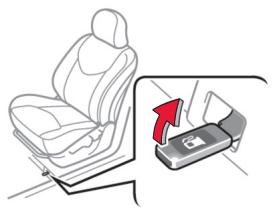 TOYOTA RAV4 - Ouverture du réservoir à carburant - 1
