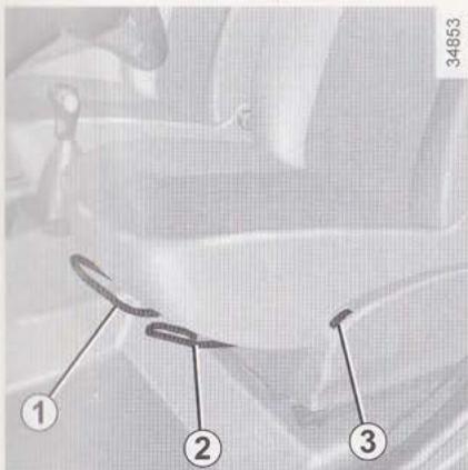 DACIA LODGY - Pour remettre l'appuie-tête - 2
