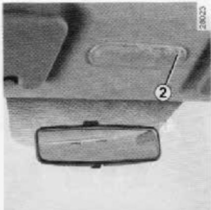 DACIA SANDERO - Automatismes de fonctionnement de l'éclairage intérieur (suivant véhicule) - 1