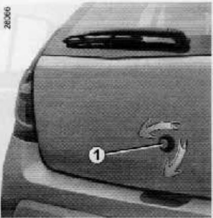 DACIA SANDERO - Pour repositionner le dossier - 4