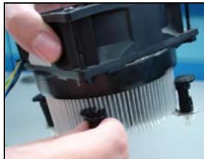 ASUS M3A78 - Installer le dissipateur et le ventilateur - 5