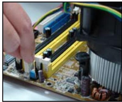ASUS M3A78 - Installer le dissipateur et le ventilateur - 7