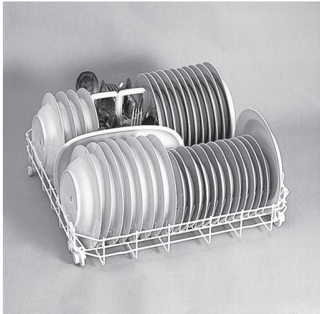 HOOVER HDPN1L390PW - Using the lower basket - 2