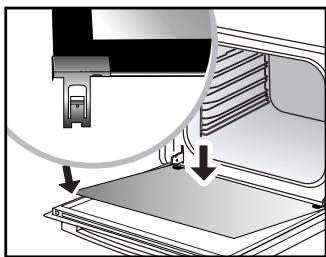 SAUTER SOP6204LB - Remontage des vitres de la porte - 3