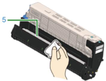 OKI C824N - Nettoyage du film de protection - 3