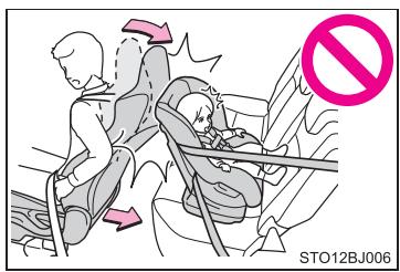 TOYOTA YARIS GR - Lorsque vous utilisez un siège de sécurité infant - 3