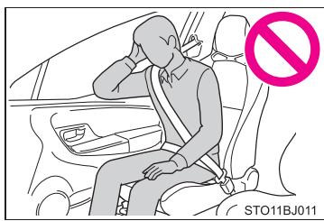 TOYOTA YARIS GR - Précautions avec les airbags SRS - 1