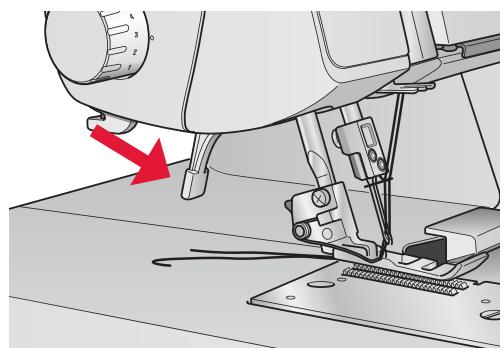 PFAFF HOBBYLOCK 2.5 - Changer le pied-de-biche - 4