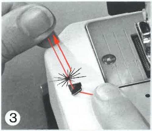 ELNA 7000 - Mise en place de la canette et enfilage du fil inférieur - 1