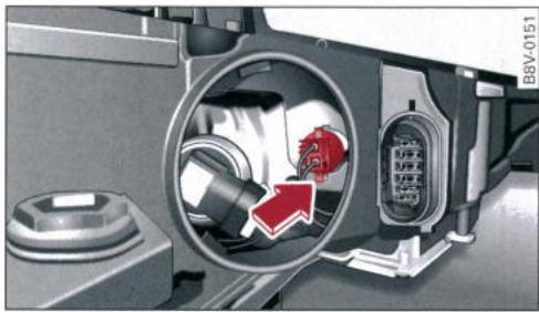 AUDI E TRON - Repose de l'ampoule du clignotant - 1