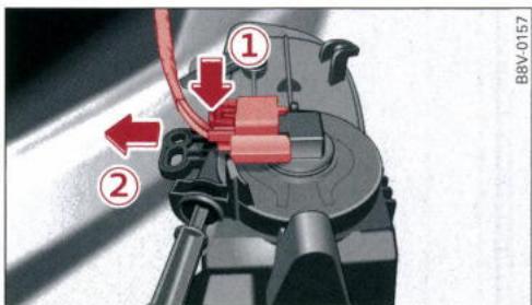 AUDI E TRON - Remplacement d'une ampoule du phare antibrouillard - 1