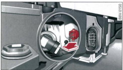 AUDI E TRON - Dépose de l'ampoule du clignotant - 2