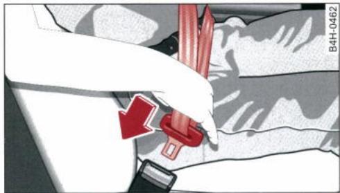 AUDI E TRON - Bouclage de la ceinture trois points - 2
