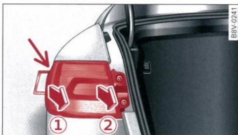 AUDI E TRON - Dépose du feu arrière extérieur - 2
