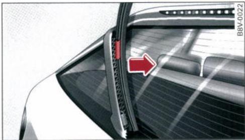 AUDI E TRON - Remplacement du balais d'essuie-glace arrière - 1