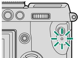 FUJIFILM X-H1 - TALLY LIGHT - 1